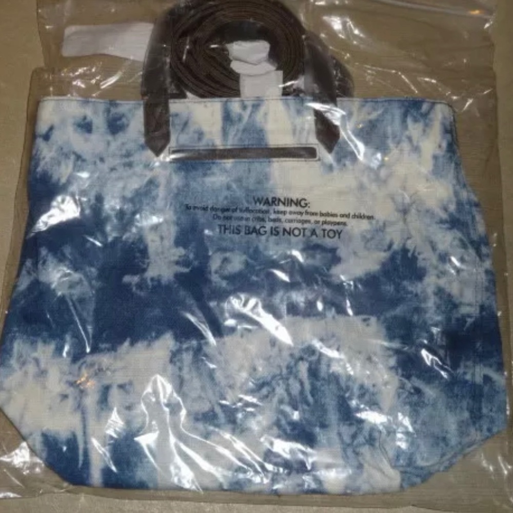 Thirty one window shopper